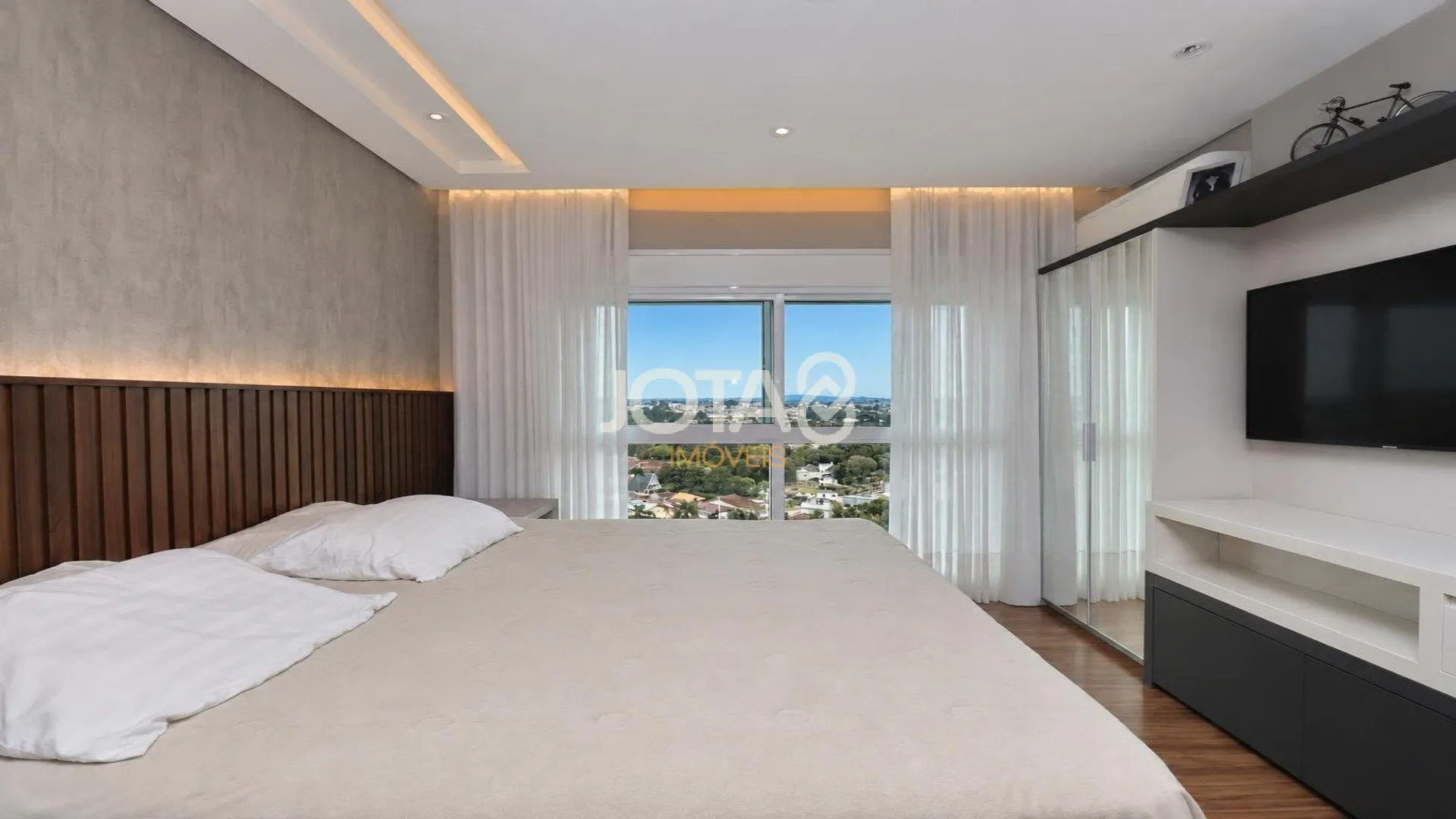 Furnished apartment, 267 m², with floor-to-ceiling windows — photo 13