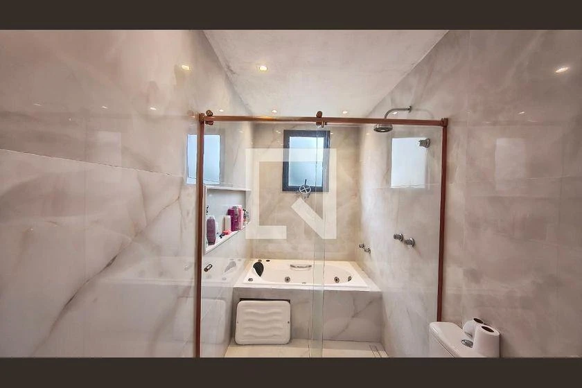 5-bedroom house with a bathtub in Rio de Janeiro — photo 36