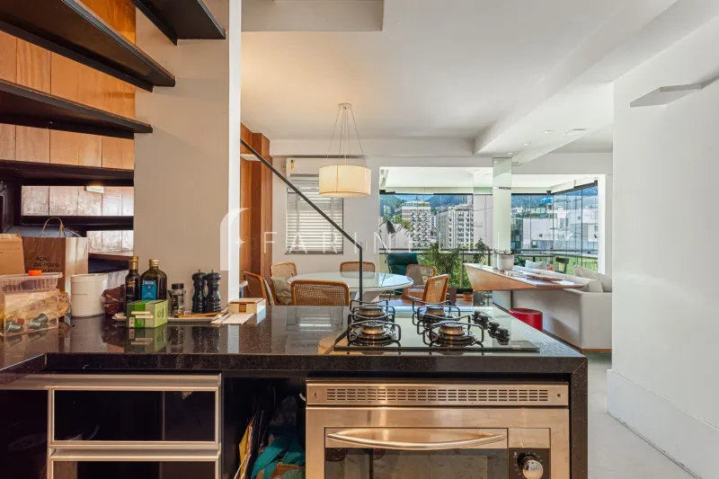 Furnished duplex apartment with 1 bedroom and 3 bathrooms — photo 16