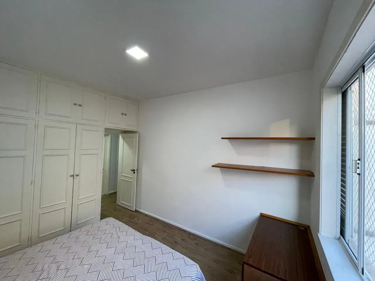 Furnished 3-bedroom apartment with a parking space — photo 16
