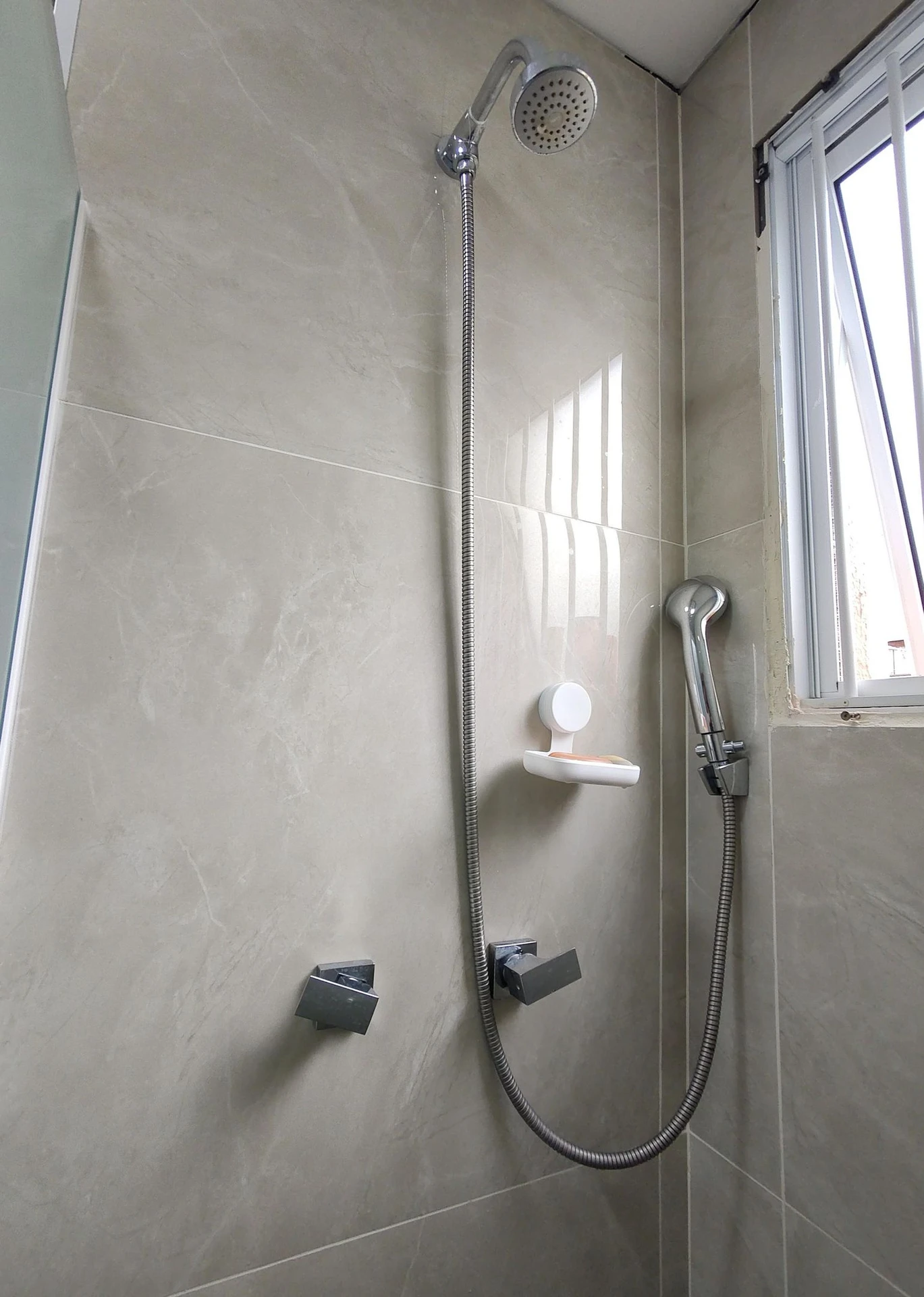 2-bedroom apartment with a glass-enclosed balcony — photo 52