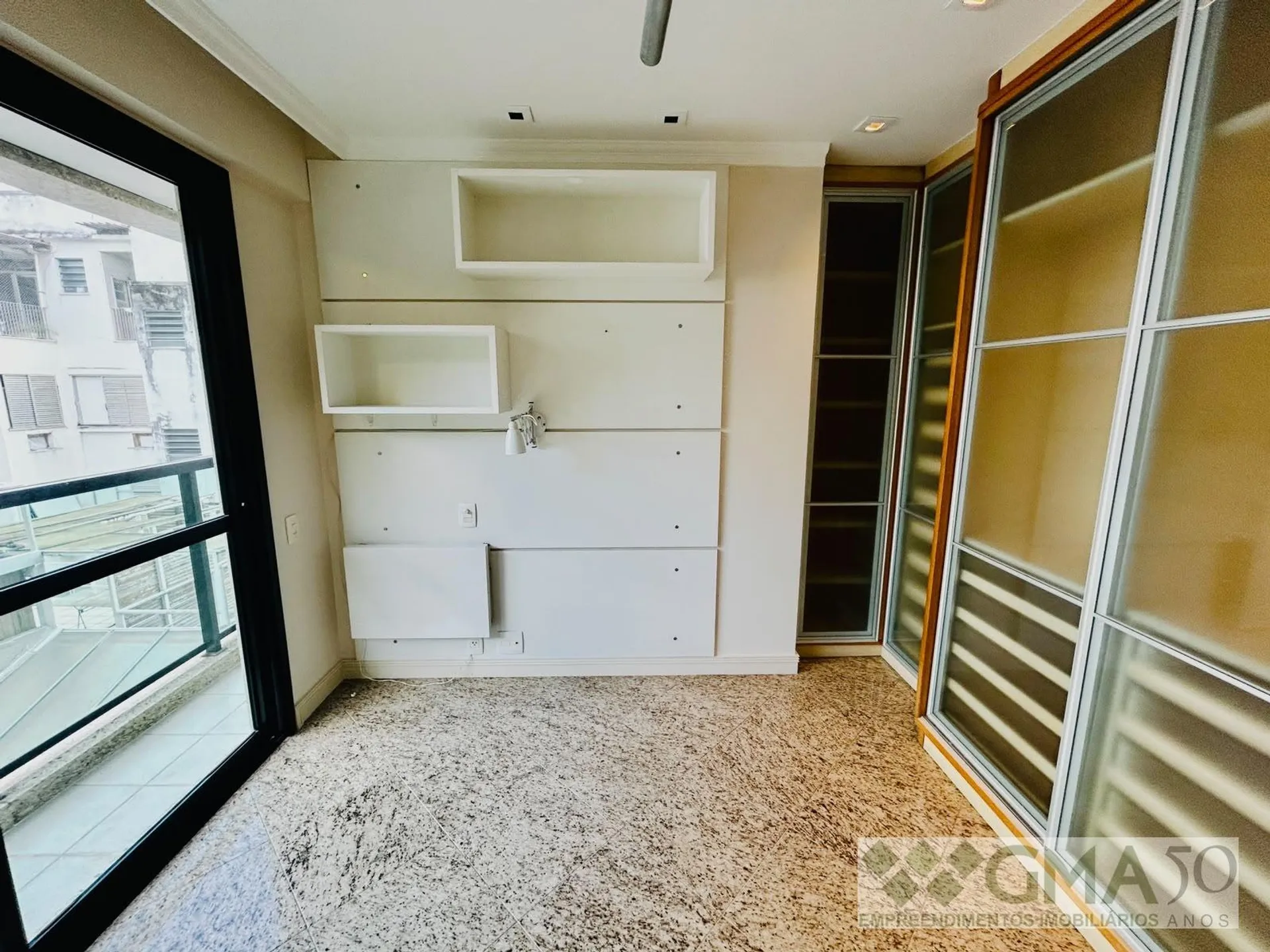Apartment, 175 m², with a glass-enclosed balcony — photo 40