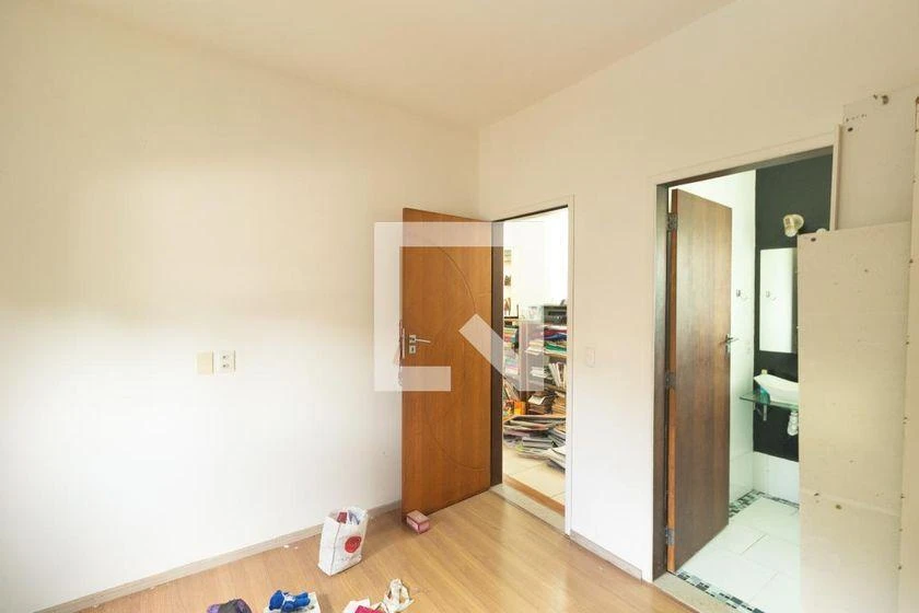 Casa de 197 m² com espaço de home office e closet — photo 31