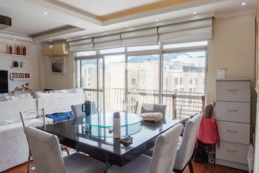 Furnished apartment with 4 bedrooms and 200 m² — photo 8