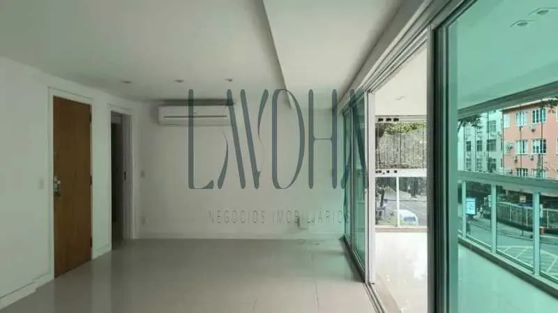 Residential apartment with 4 bedrooms and 4 bathrooms — photo 3