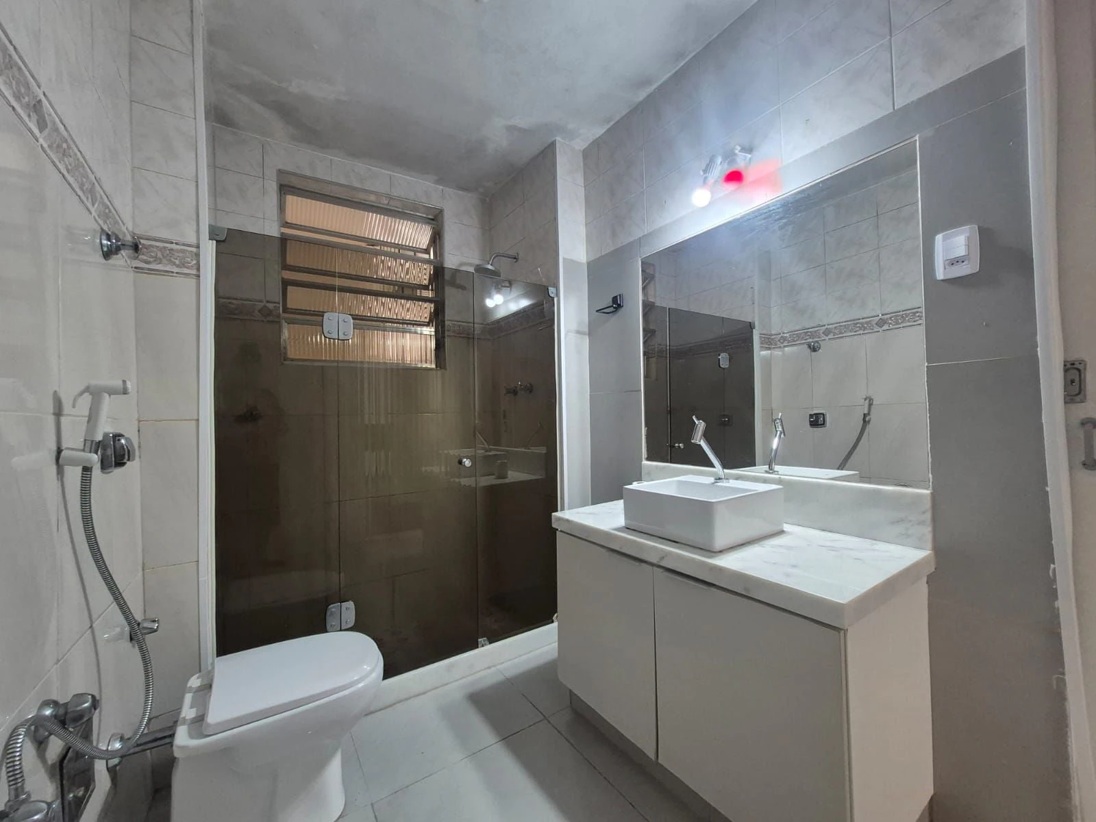 Wood or laminate floors in a 3-bedroom apartment, 100 m² — photo 17