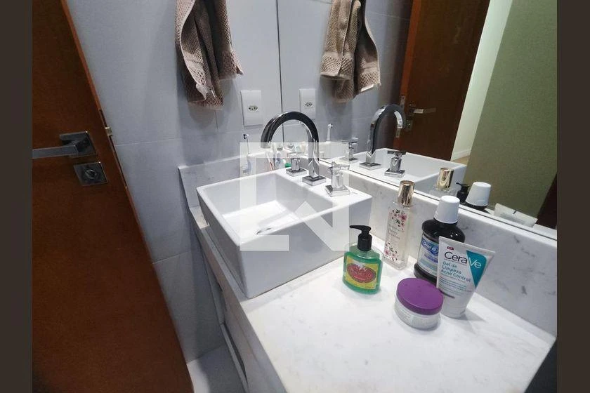 Rental apartment with 4 bedrooms, 360 m² and a balcony — photo 12