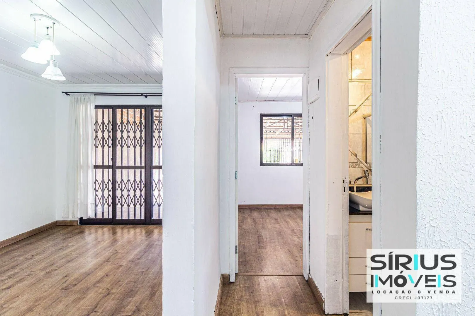 4-bedroom house with a garden in Curitiba — photo 47
