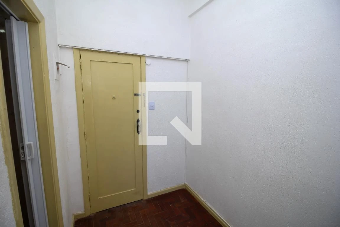 Unfurnished studio with a kitchenette and 1 bedroom — photo 16