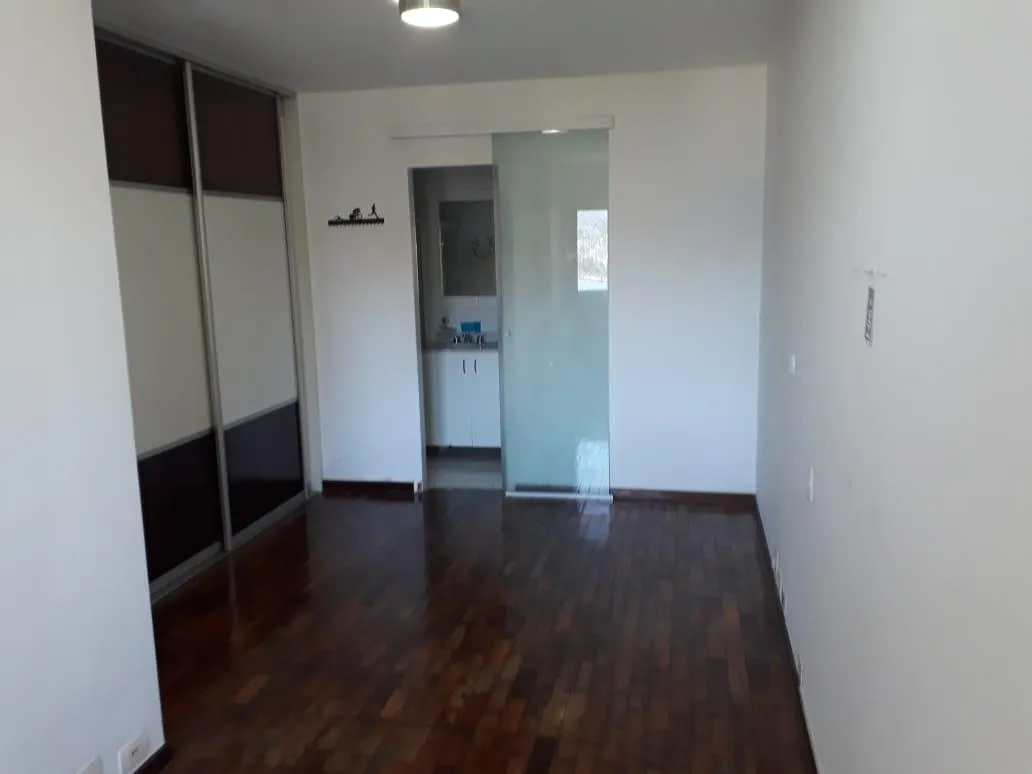 175 m² apartment with 3 bedrooms and a balcony — photo 11