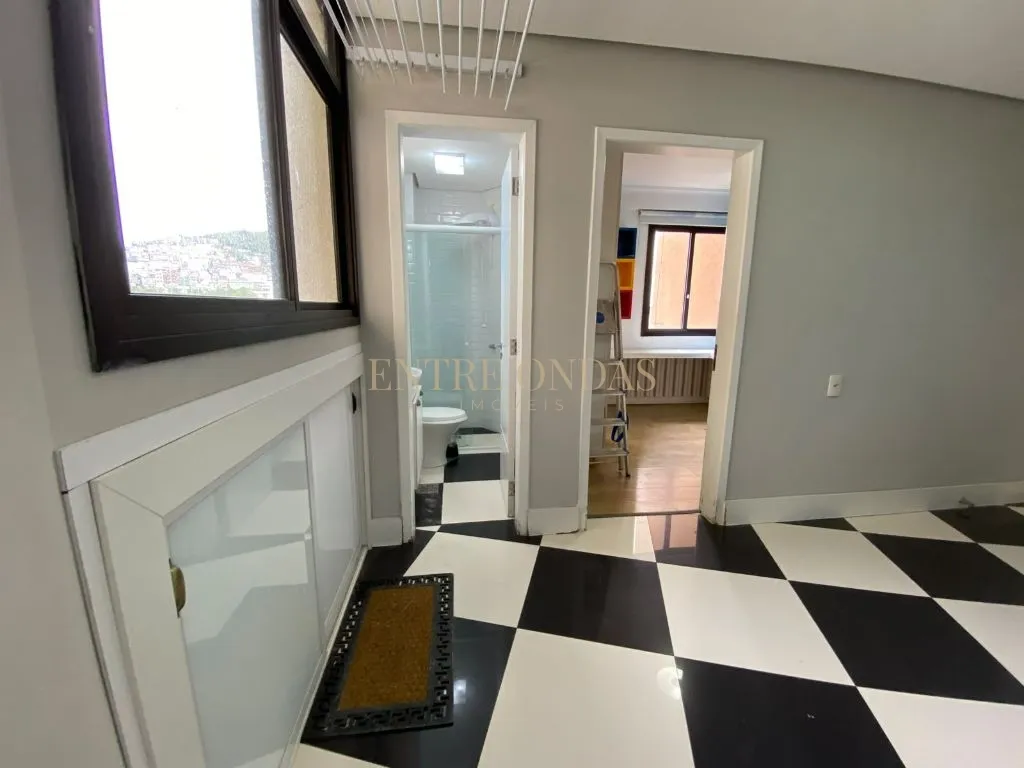 Вид на воду та 4 спальні: квартира 304 м² — photo 51