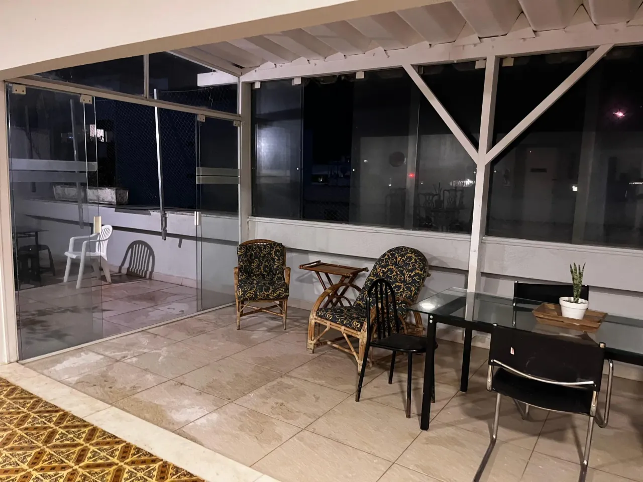 Furnished apartment with 3 bedrooms and 1 bathroom — photo 13