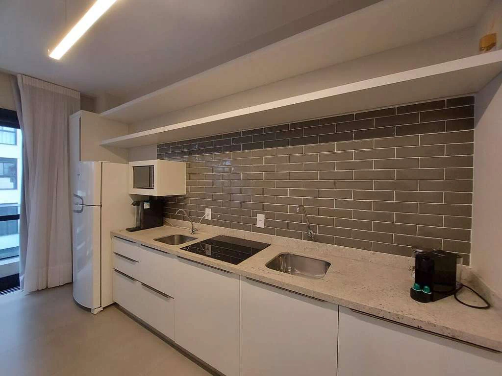 Furnished 1-bedroom apartment with a balcony — photo 2