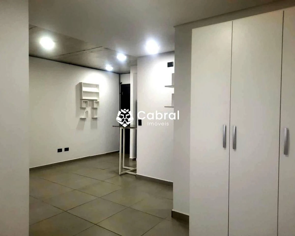Balcony with a grill in a one-bedroom apartment, 35 m² — photo 3