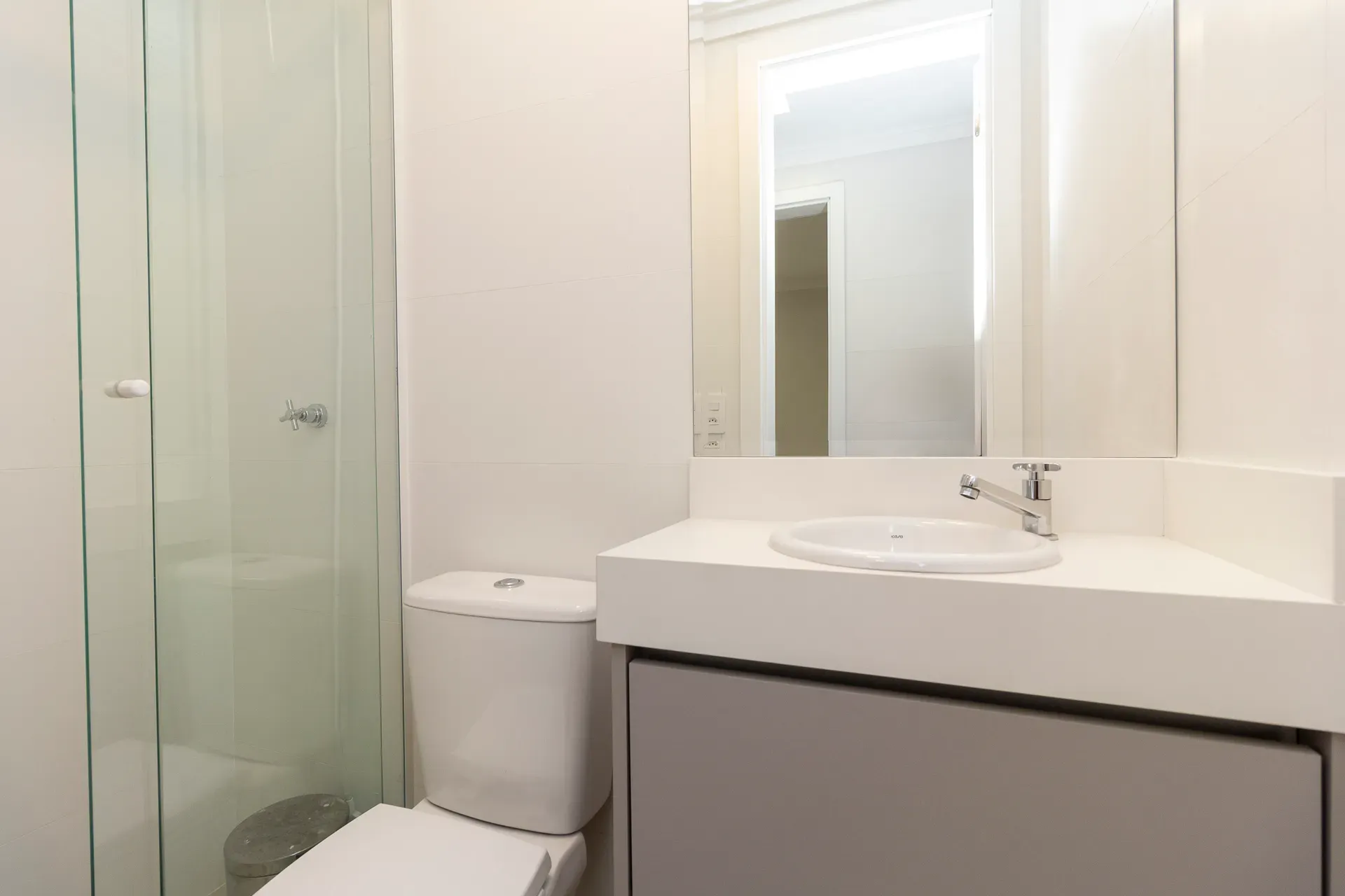 Unfurnished 4-bedroom apartment with 5 bathrooms — photo 77