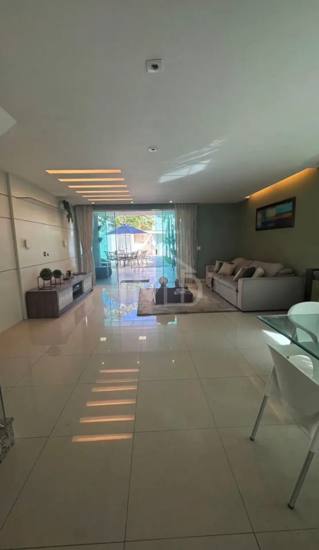 Casa com 4 quartos e 5 banheiros, com 3 vagas — photo 22
