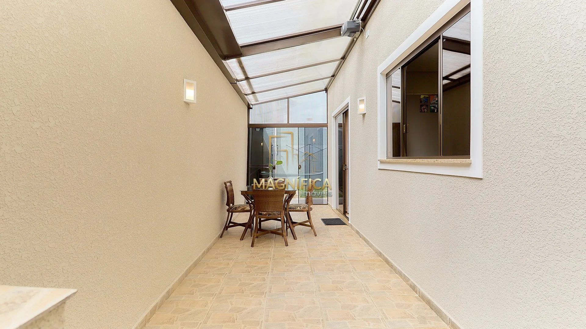 House with 3 bedrooms and 3 bathrooms, no parking — photo 13