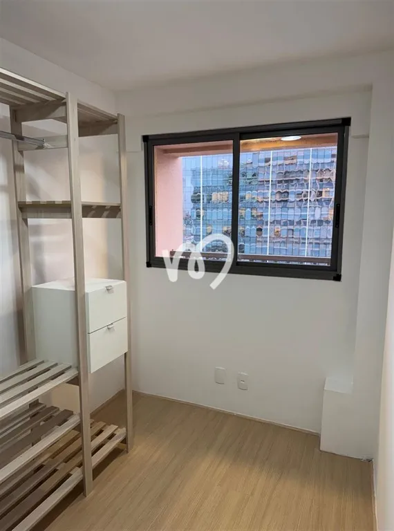 Walk-in closet in a 2-bedroom apartment, 54 m² — photo 3