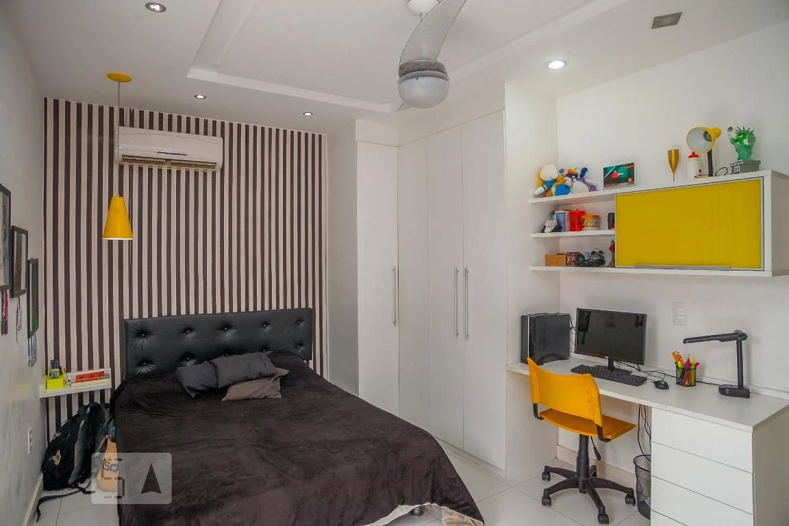 Власний басейн та 4 спальні: будинок 330 м² — photo 3