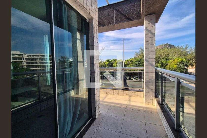 Furnished apartment with a glassed-in balcony — photo 20