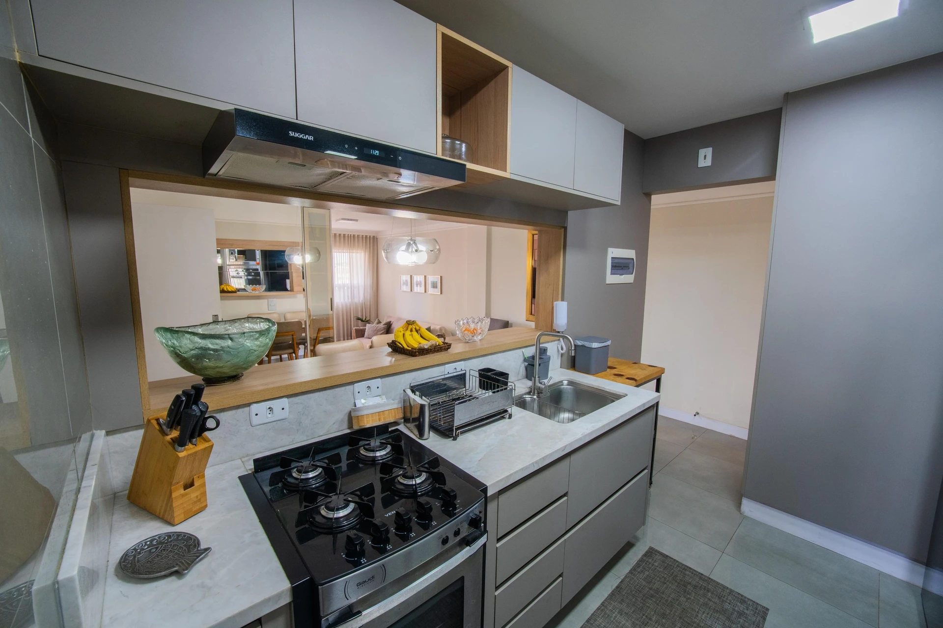 Walk-in closet in a 2-bedroom apartment, 91 m² — photo 8
