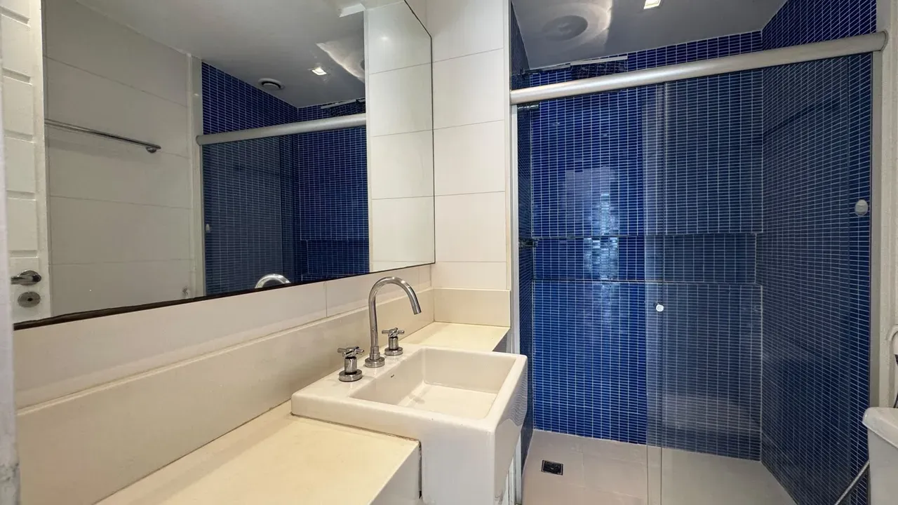 3-bedroom apartment in a building with a sauna — photo 13