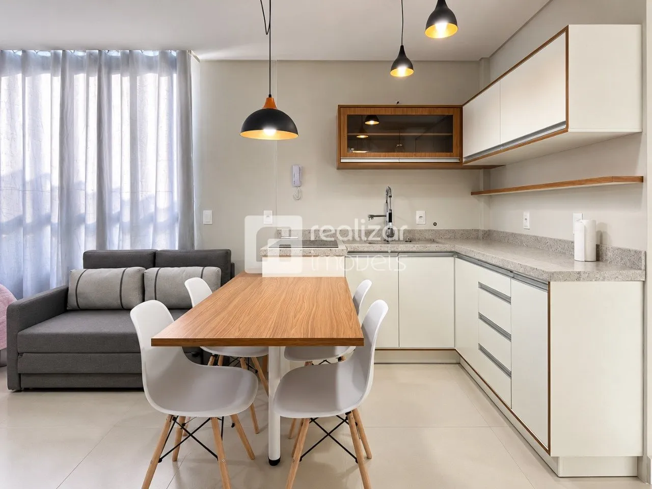 Furnished apartment, 32 m², with a glass-enclosed balcony — photo 7
