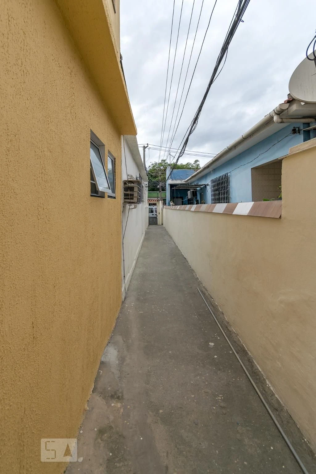 House with 1 bedroom and a balcony, 2 bathrooms — photo 27