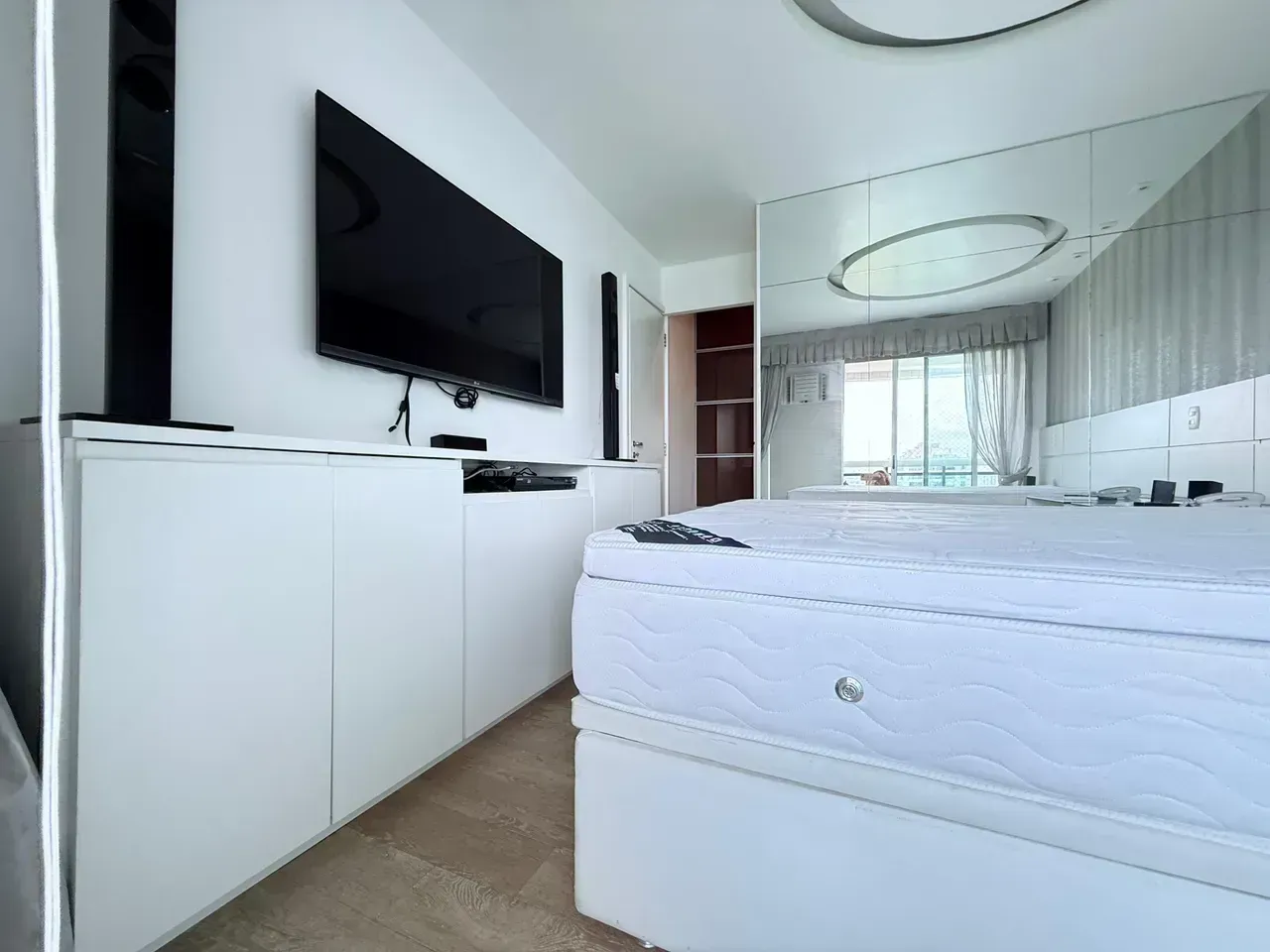 Rental apartment with 4 bedrooms and 157 m² — photo 15