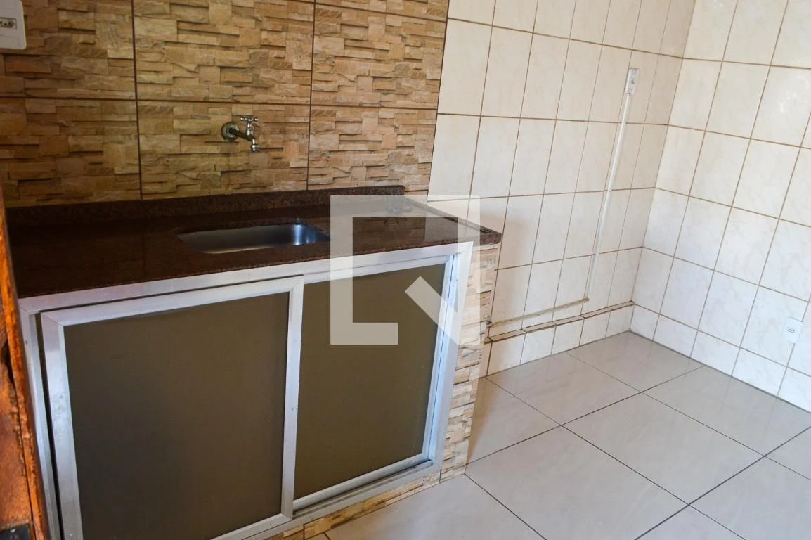 Condominium house with 2 bedrooms and a glass shower — photo 13