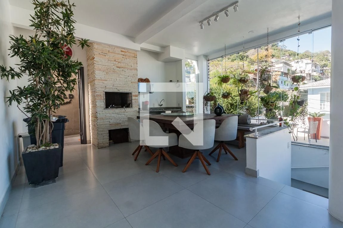 Furnished studio in a building with a pool — photo 16