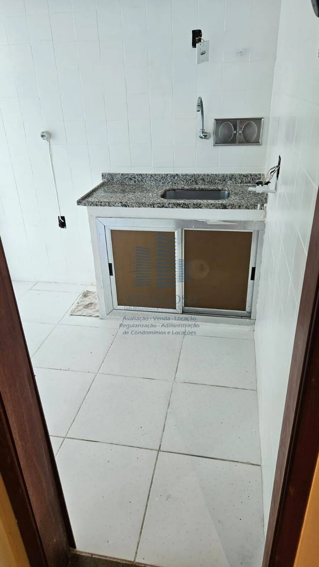 Apartment on the 2nd floor with wood or laminate floors — photo 5