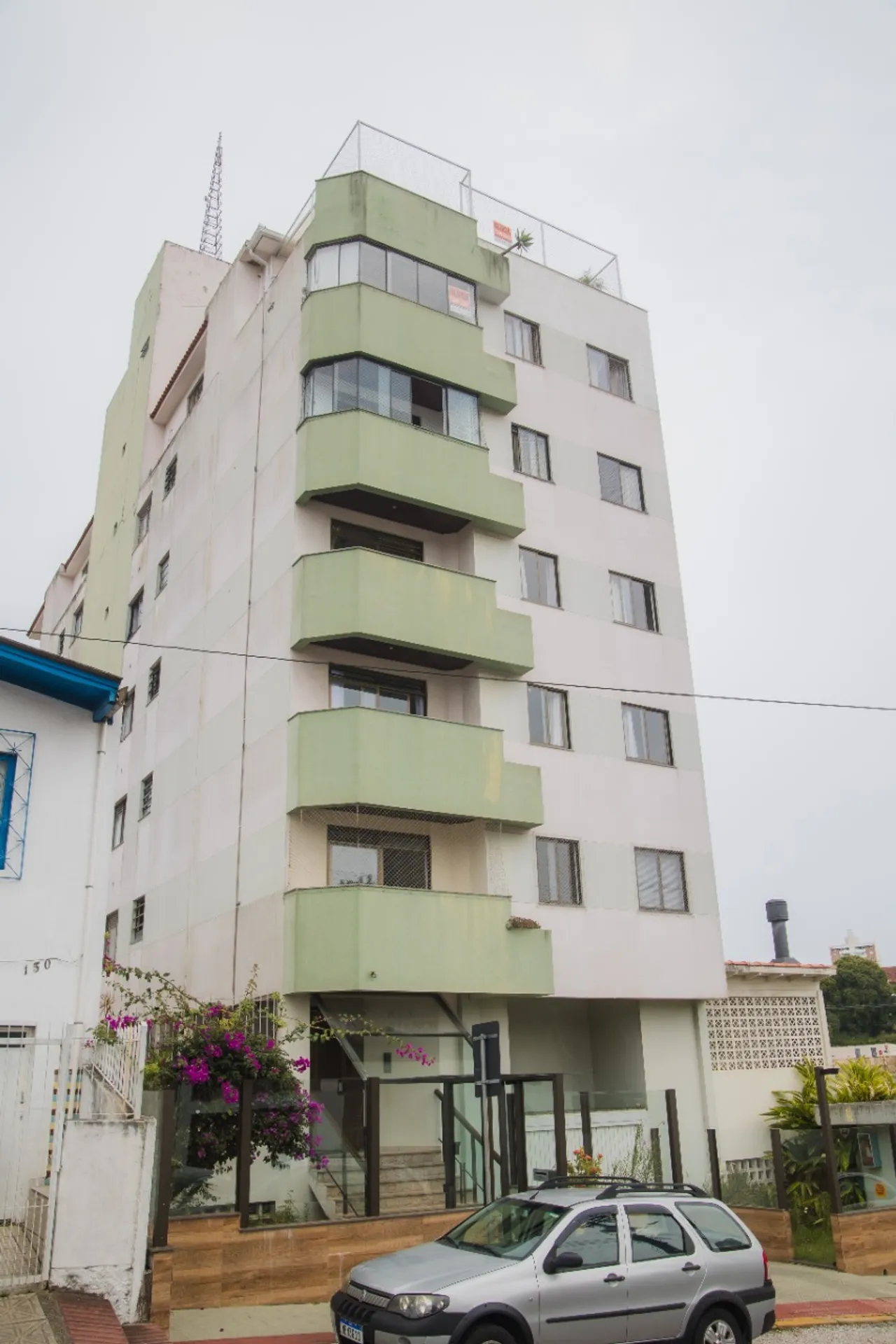 Apartamento mobiliado com 4 quartos e 230 m² — photo 46