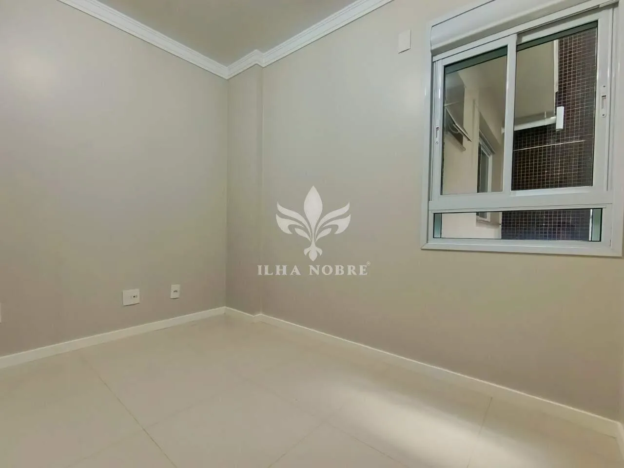Furnished apartment, 128 m², with a grill on the balcony — photo 25