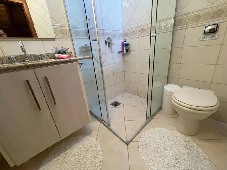 Ванна и 6 спален: дом 320 м² — photo 50