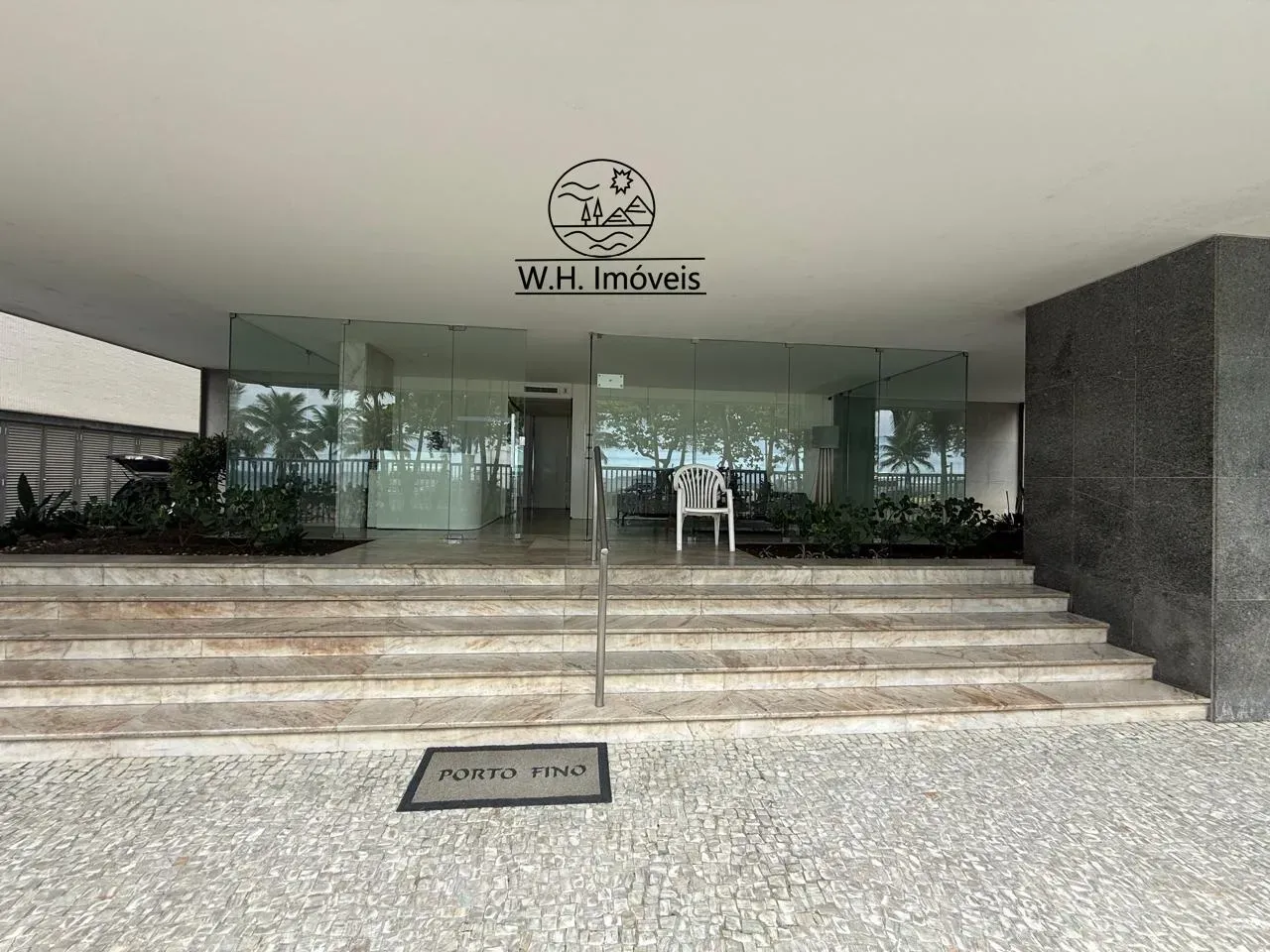 Furnished 240 m² apartment with 4 bedrooms and 2 parking — photo 25