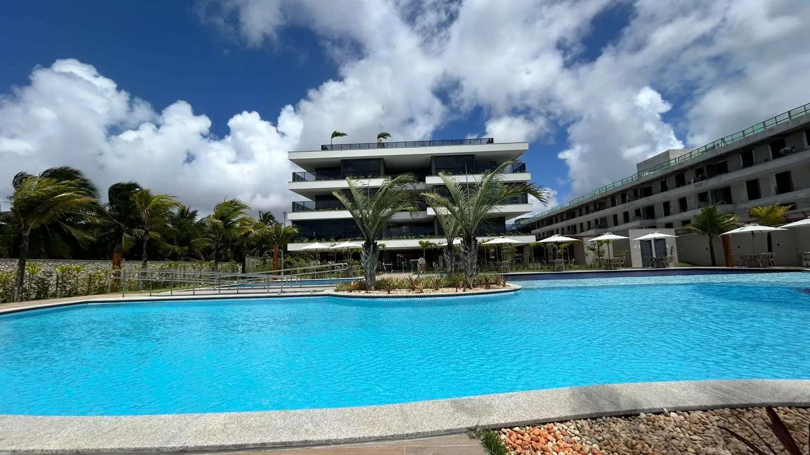 3-bedroom apartment with a grill on the balcony — photo 4