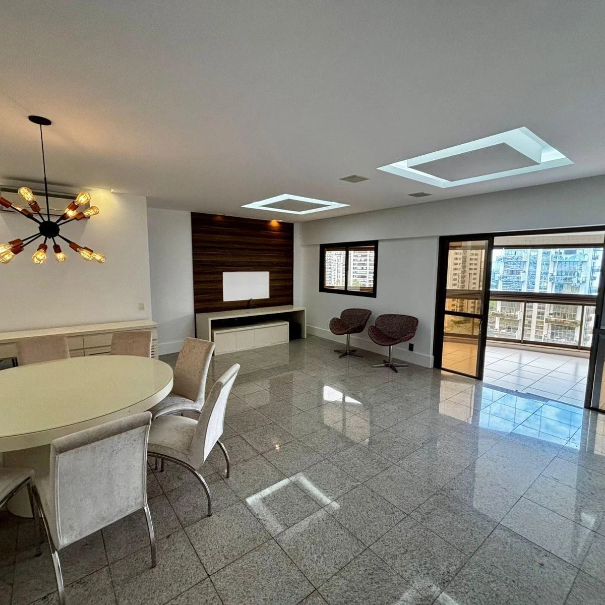 Furnished 150 m² apartment with 2 en-suite bedrooms — photo 9