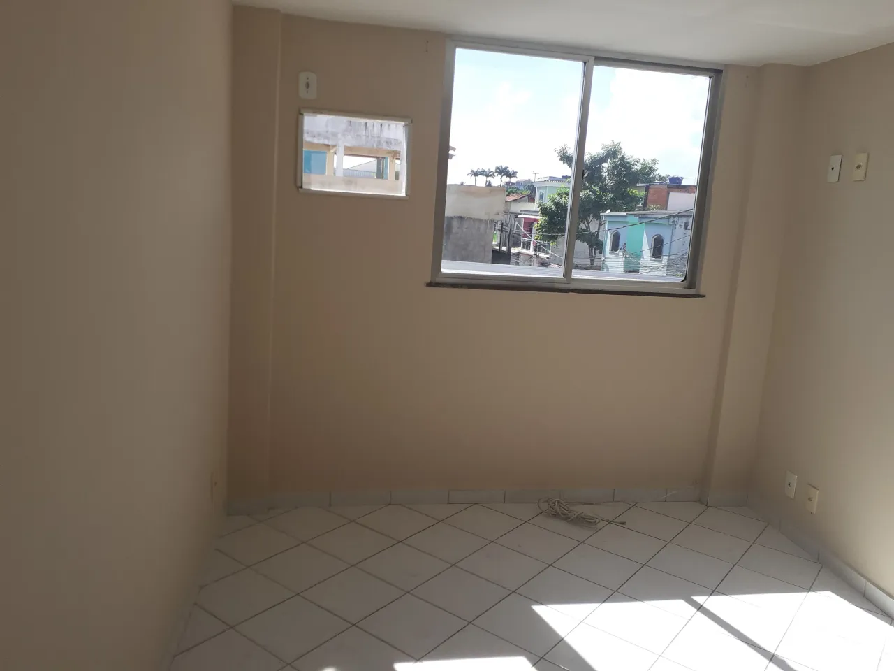Studio with 1 bedroom and a glass shower enclosure