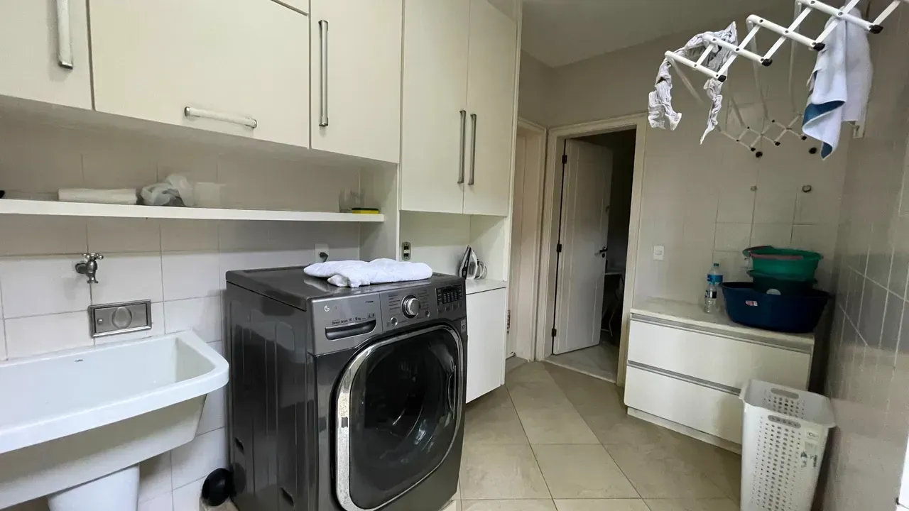 Furnished house with 4 bedrooms and an open-plan kitchen — photo 46