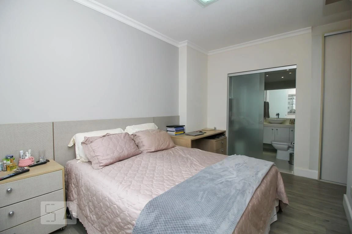3-bedroom apartment with a glass-enclosed balcony — photo 15