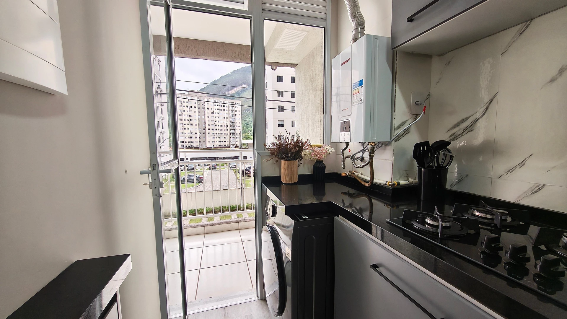 3-bedroom apartment with a washing machine — photo 22