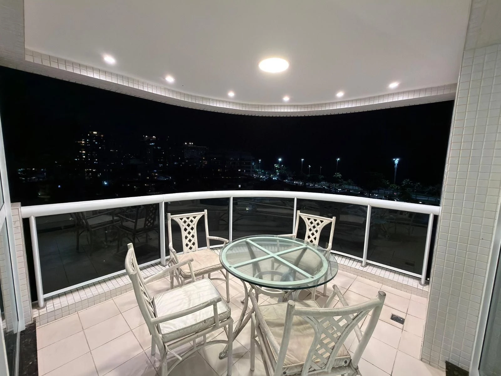 Furnished 1-bedroom apartment with balcony and parking — photo 6