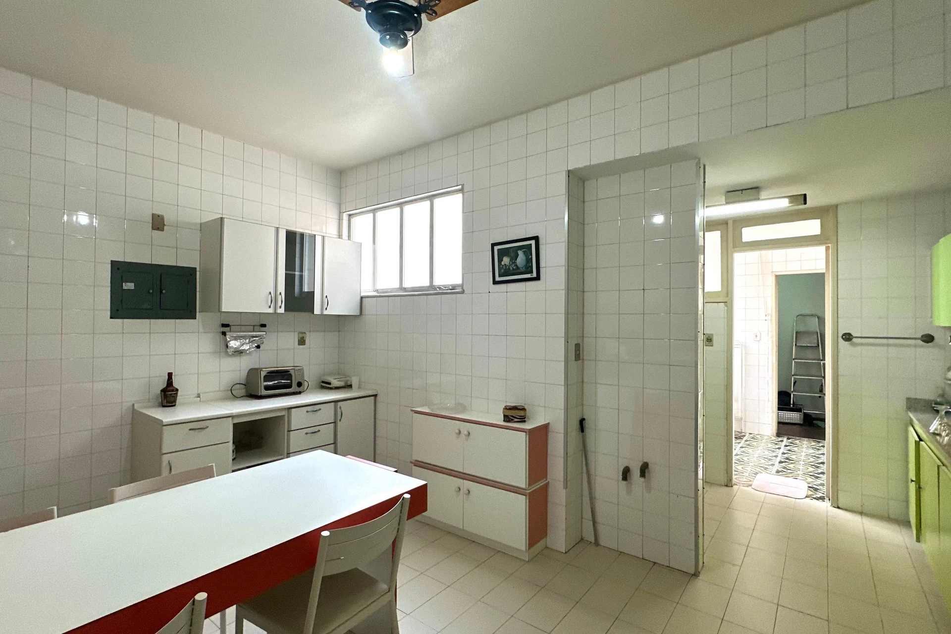 Apartamento amueblado de 3 dormitorios y cocina cerrada — photo 30