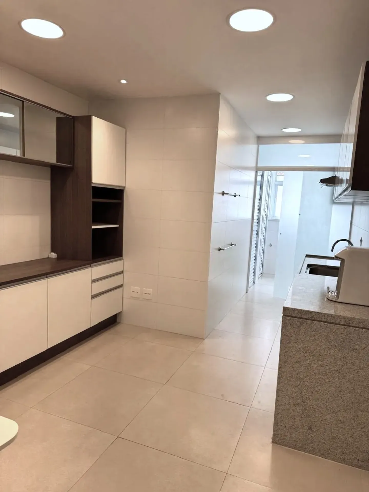 97 m² apartment with 2 bedrooms and 2 bathrooms — photo 6