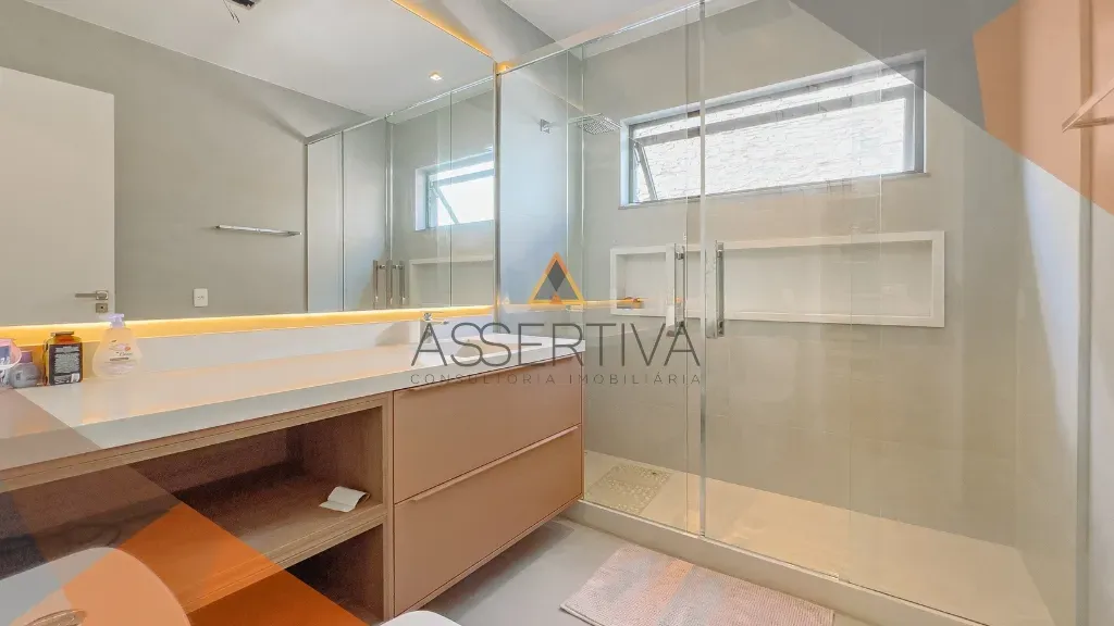 Furnished house with 5 en-suite bedrooms and integrated kitchen — photo 10