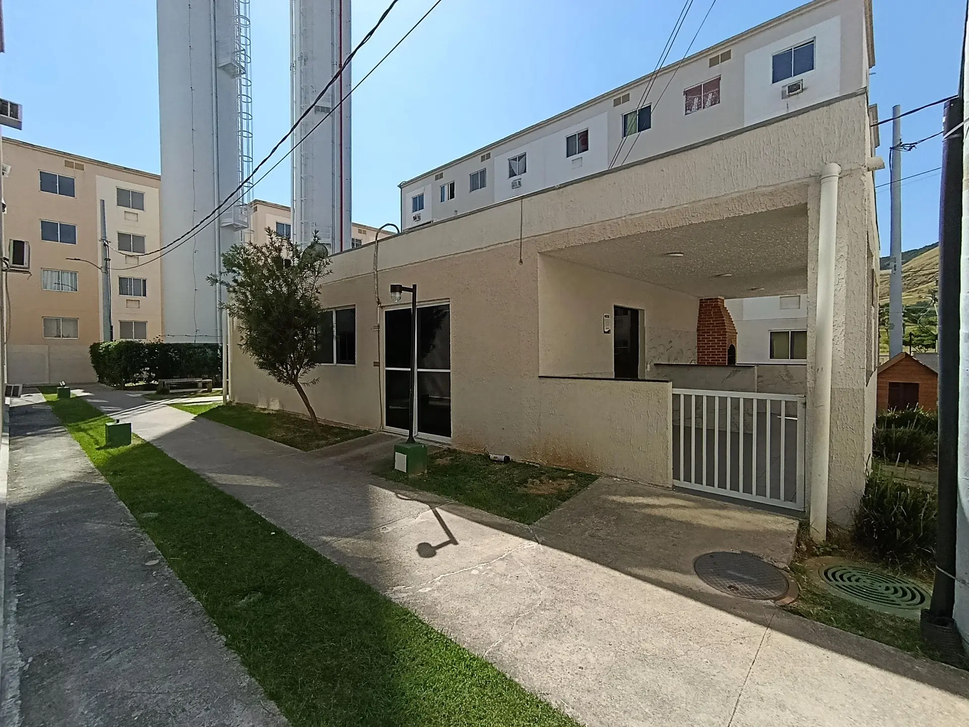 Unfurnished 2-bedroom apartment with 1 bath and 2 parking — photo 20