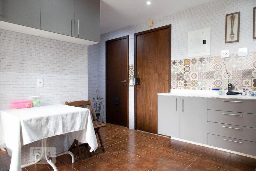 Rental apartment with 4 bedrooms and 150 m² — photo 50