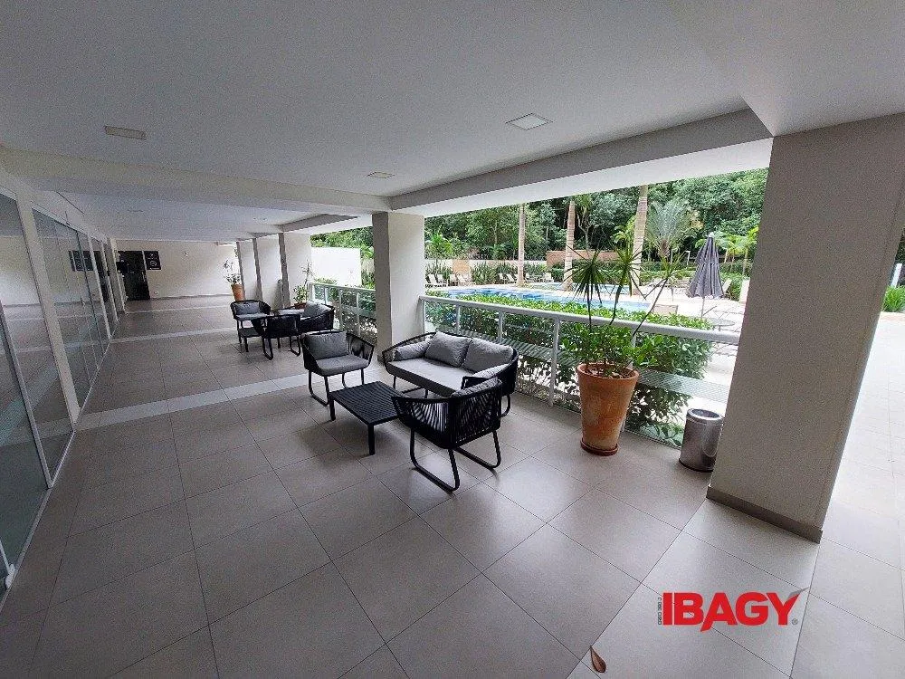 3-bedroom apartment with a grill on the balcony — photo 38