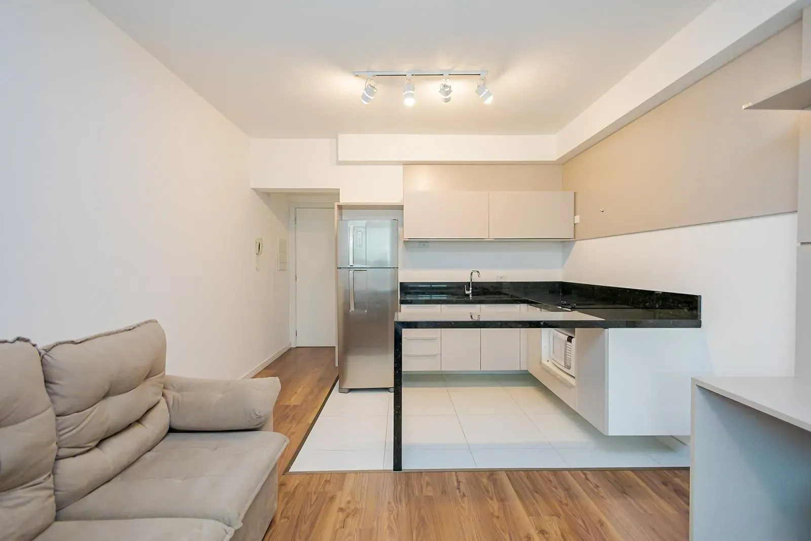 Furnished apartment with 90 m² and 1 bedroom — photo 14